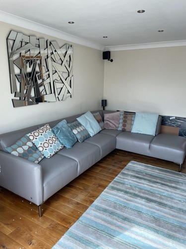 Stunning natuzzi genuine - stunning,